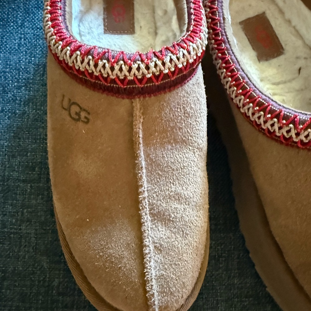 UGG Tan Suede Slippers with Red and Gold Accents - Picture 3 of 11